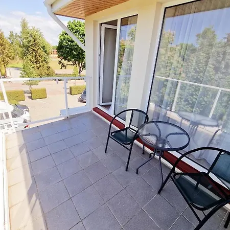 帕鲁里奥维拉酒店 *