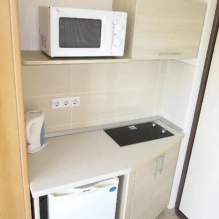 帕鲁里奥维拉酒店